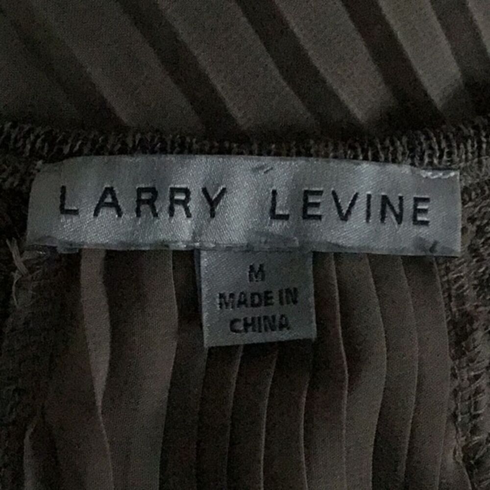 Larry Levine Women’s Brown Long Sleeve Sweater With Open Pleated Sheer Back M - Picture 7 of 7